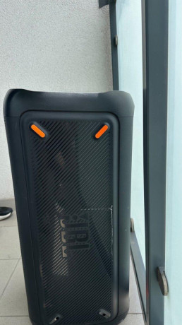 jbl-partybox-300-prenosny-bluetooth-reproduktor-big-1