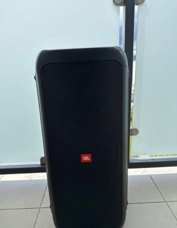 jbl-partybox-300-prenosny-bluetooth-reproduktor-big-0