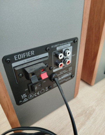 reproduktory-edifier-r1280t-big-4