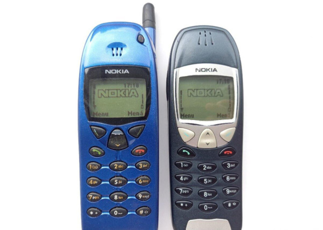 nokia-6110-nse3-1999-aj-nokia-6210-npe3-big-0