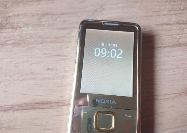 nokia-6700-zlata-big-3