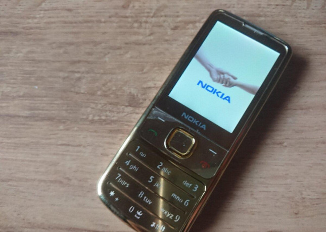 nokia-6700-zlata-big-0