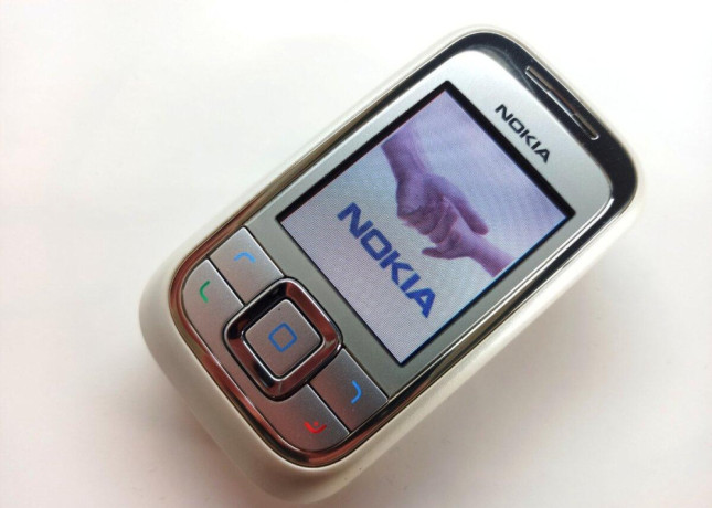 nokia-6111-malicky-vysuvaci-slide-top-stave-big-0