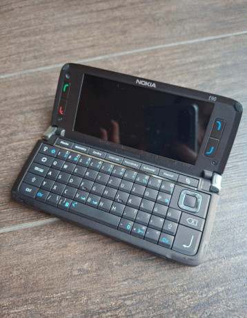 nokia-e90-1-type-ra-6-top-rarita-2007-big-2