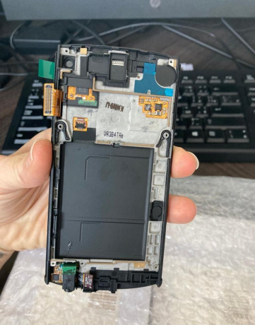 lcd-display-dotykova-doska-predny-kryt-samsung-wave-iii-big-2