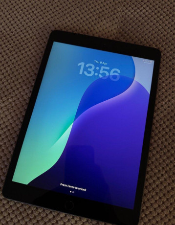 ipad-32gb-8th-generation-wi-fi-big-0
