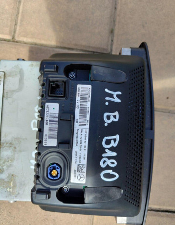 originalne-radio-mercedes-benz-b180-big-1