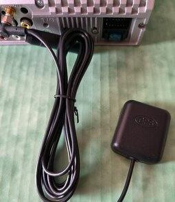 autoradiobluetooth-s-vysuvdisplejom-a-gps-big-3