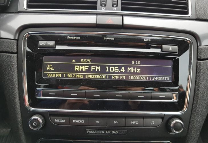 autoradio-skoda-super-b2-big-0