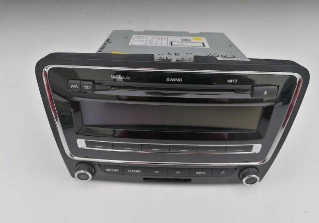 autoradio-skoda-super-b2-big-1