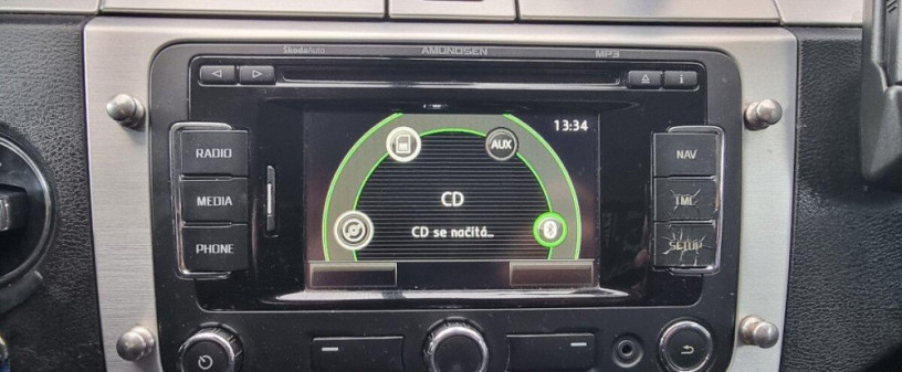 predam-orginal-skoda-amundsenrns310-autoradio-s-pin-kodou-big-1