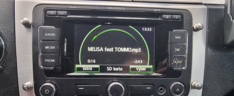 predam-orginal-skoda-amundsenrns310-autoradio-s-pin-kodou-big-2
