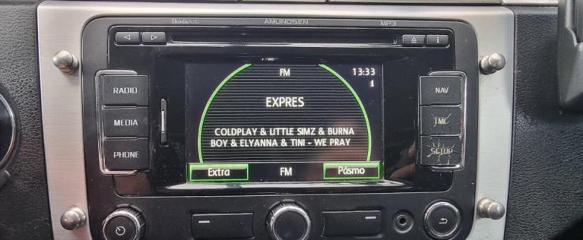 predam-orginal-skoda-amundsenrns310-autoradio-s-pin-kodou-big-3