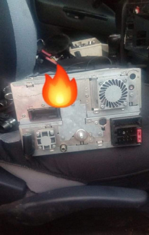 predam-autoradio-skoda-octavia-mfd-1-z-obrazovkou-big-1