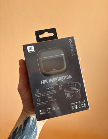 jbl-tour-pro-2-big-1