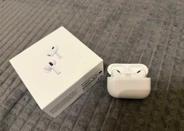 airpods-pro-3-v-zaruke-komplet-s-dokladom-big-0