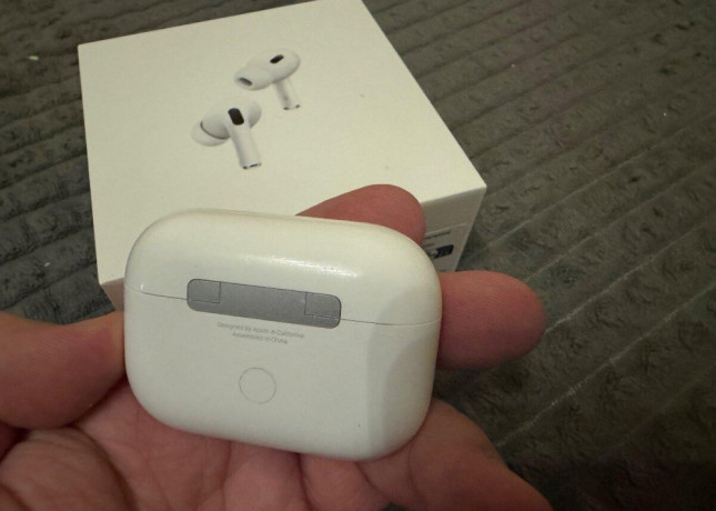 airpods-pro-3-v-zaruke-komplet-s-dokladom-big-2