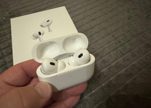 airpods-pro-3-v-zaruke-komplet-s-dokladom-big-1