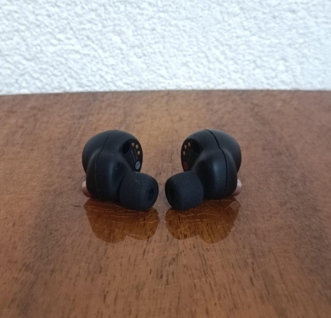 sluchadla-sony-wf-big-4