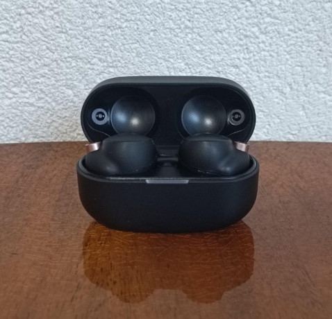 sluchadla-sony-wf-big-1
