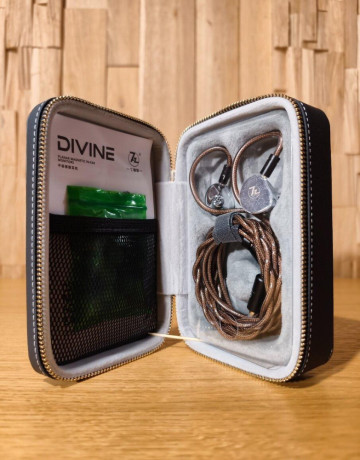 7hz-x-crinacle-divine-big-1