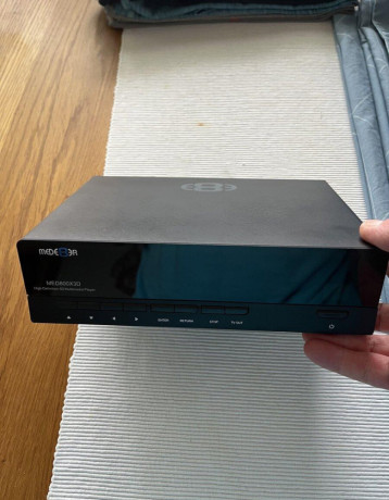 mede8er-med800x3d-big-0