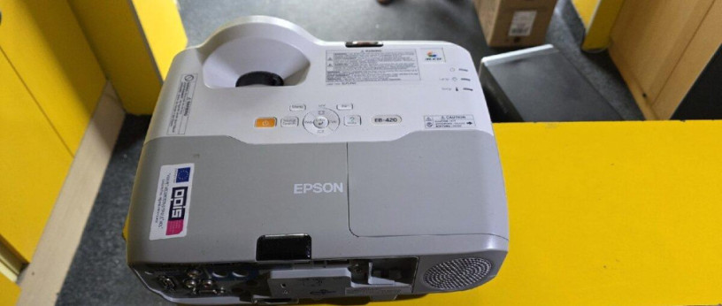 projektor-epson-eb-420-big-3