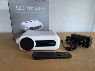 mini-led-projektor-aao-yg330