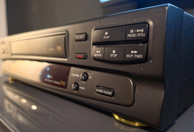 videorekorder-aiwa-big-4