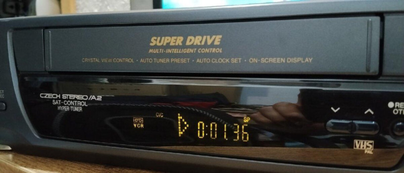 panasonic-nv-hd625-hifi-stereo-videorekorder-big-3