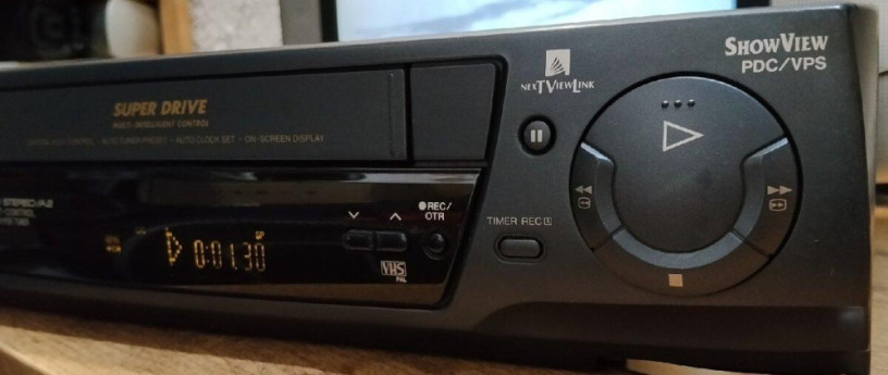 panasonic-nv-hd625-hifi-stereo-videorekorder-big-2