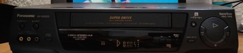 panasonic-nv-hd625-hifi-stereo-videorekorder-big-1