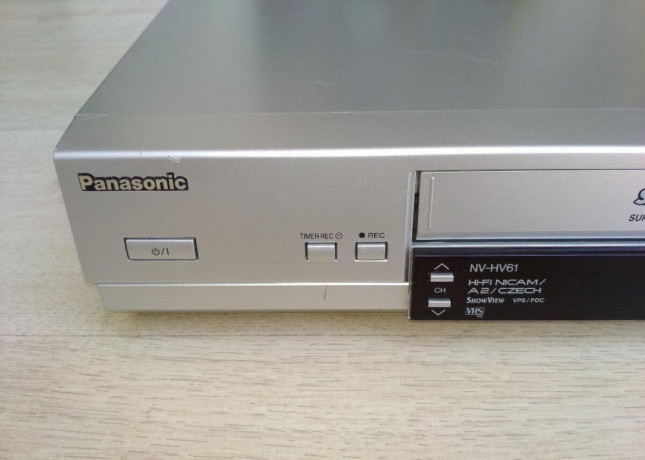 6-hlavovy-videorekorder-panasonic-nv-hv61ep-hi-fi-stereo-big-2