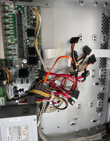 nvr-rekorder-hikvision-32-kanalovy-zaznamnik-pre-kamery-big-2