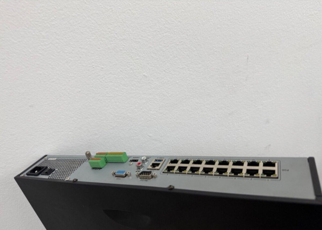 nvr-rekorder-hikvision-32-kanalovy-zaznamnik-pre-kamery-big-1