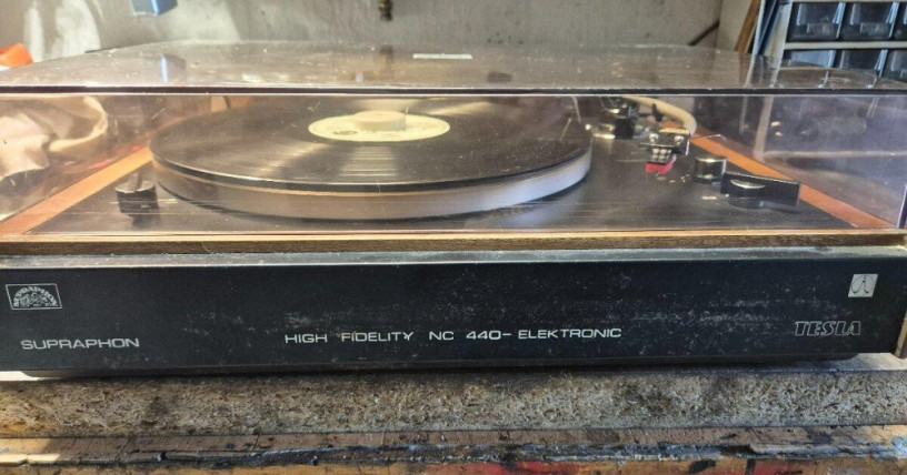 gramofon-supraphon-nc-400-big-0