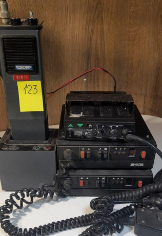 radiostanice-vysielacky-formel1-grundig-unitra-predam-big-0
