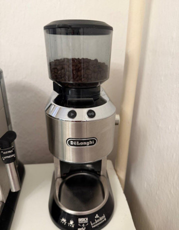 pakovy-kavovar-delonghi-dedica-ec685-mlyncek-delonghi-big-2