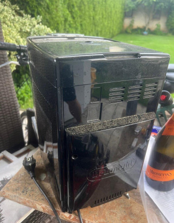 predam-delonghi-dinamica-kavovar-minimalne-pouzivany-big-2
