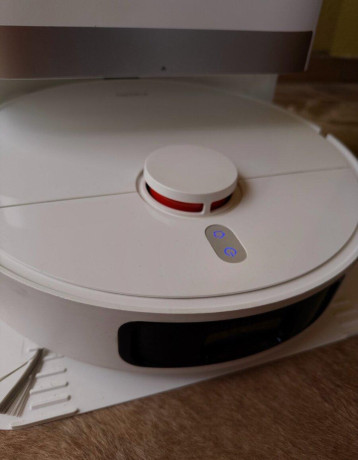 xiaomi-x20-v-zaruke-so-samocistiacou-stanicou-big-1