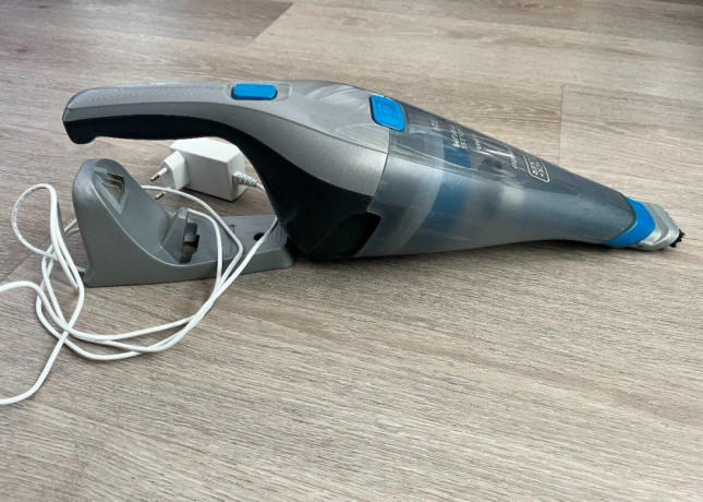aku-rucny-vysavac-black-decker-big-2