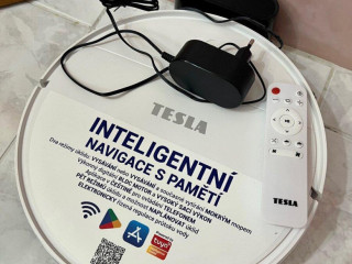 roboticky-vysavac-tesla-robostar-iq100