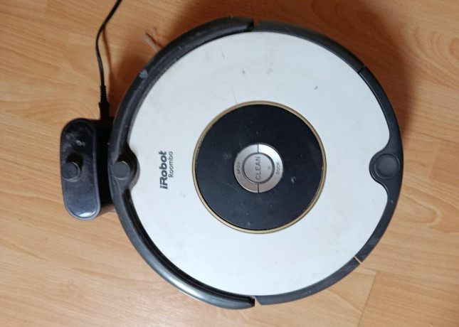 predam-vysavac-irobot-roomba-605-big-0