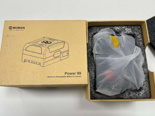 moman-99-montaz8na-bateria-s-nabijacimi-portami-dtap-a-usb-c