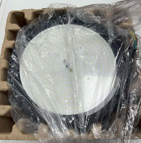 zavesne-led-svetlo-200-w-big-0