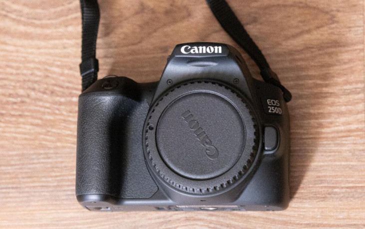 canon-250d-canon-ef-50mm-f18-iba-3000-snimkov-big-1
