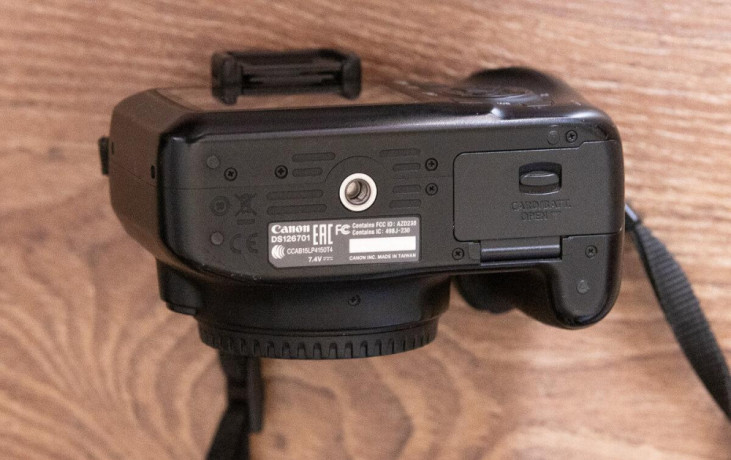 canon-4000d-canon-ef-s-18-55mm-iba-28200-zaberov-big-2
