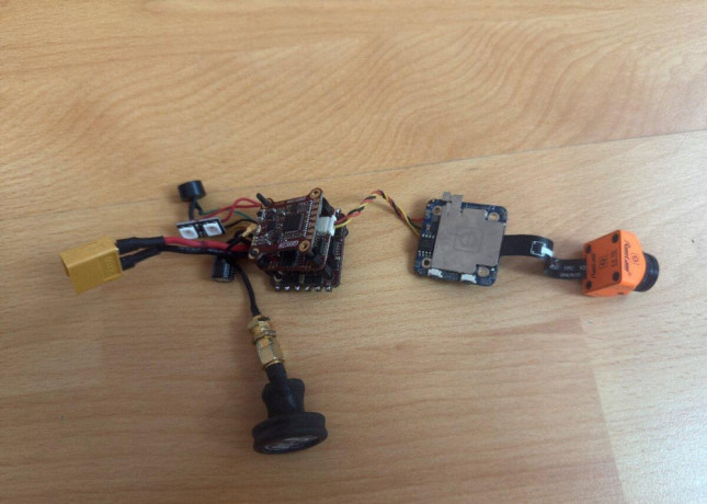 fpv-drone-riadiaca-doska-kamera-big-1