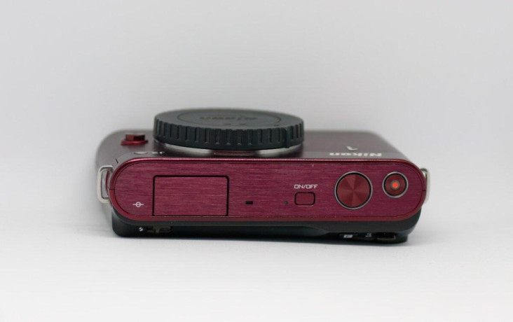nikon-1-j2-telo-big-1