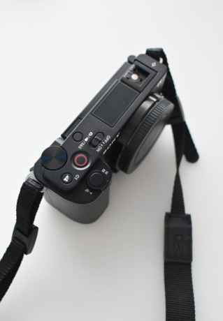 sony-zv-e10-big-1